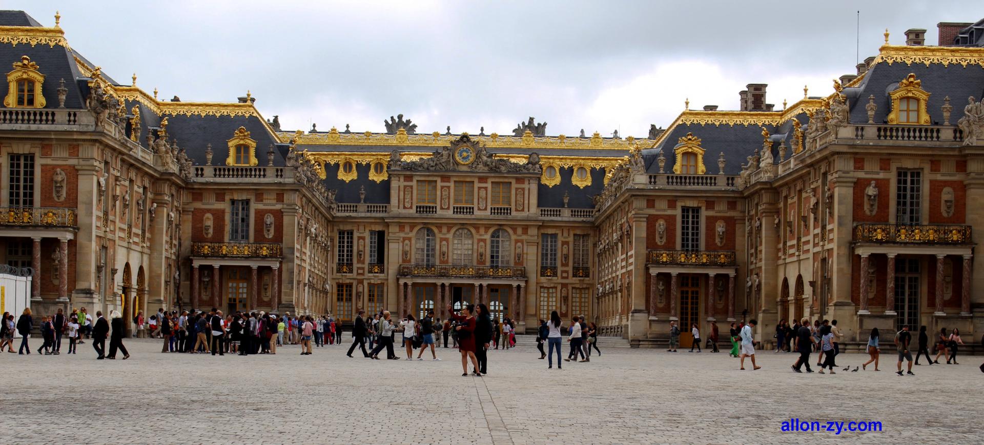 La cour du Château de Versailles
