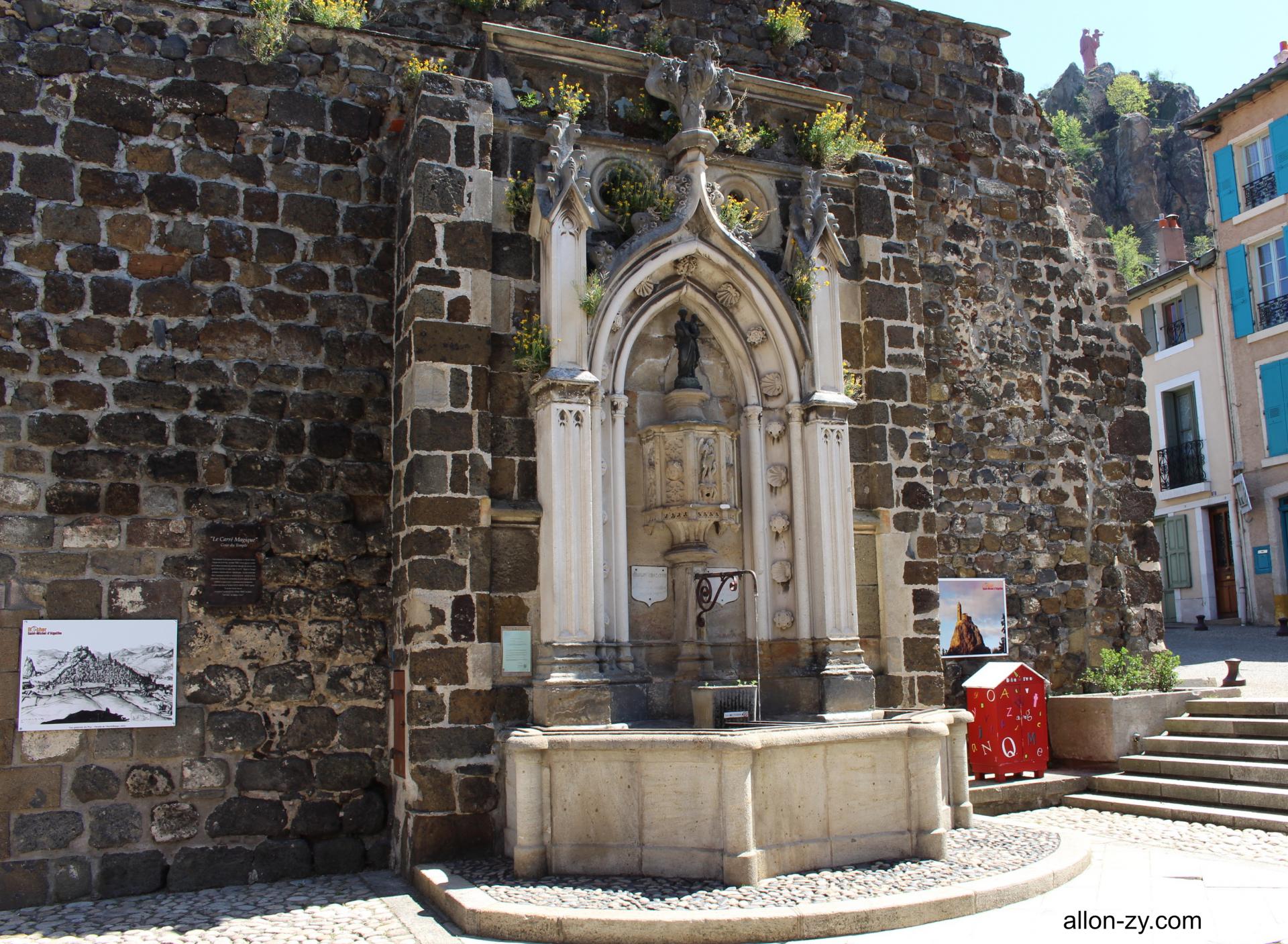Fontaine chapelle saint clair